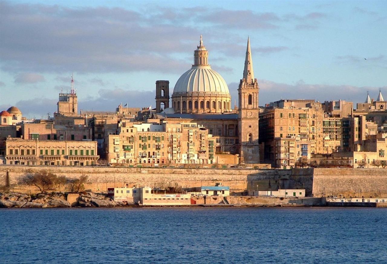 Luxurious Apt With Ocean Views And Pool In Tigne Point Sliema Esterno foto