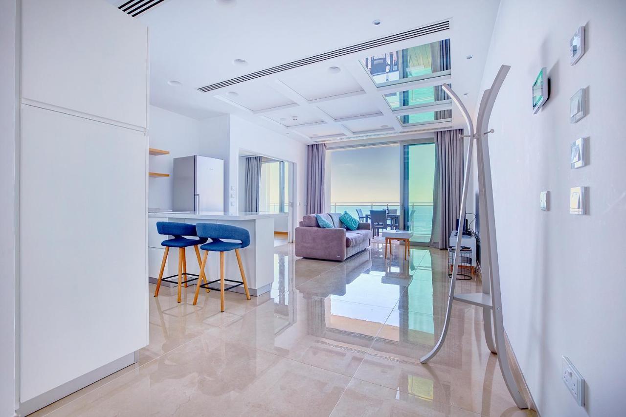 Luxurious Apt With Ocean Views And Pool In Tigne Point Sliema Esterno foto