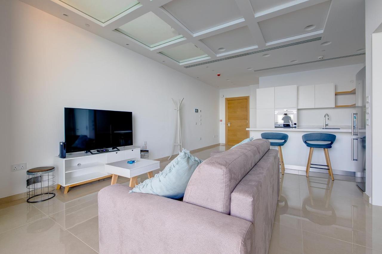 Luxurious Apt With Ocean Views And Pool In Tigne Point Sliema Esterno foto